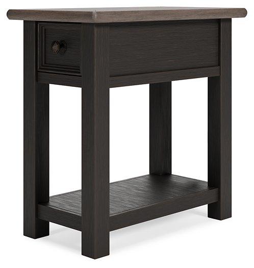 Tyler Creek Chairside End Table - Thumbnail 3