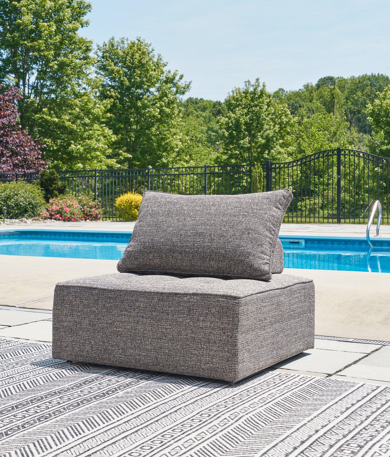 Ashley Furniture Bree Zee Lounge Chair
