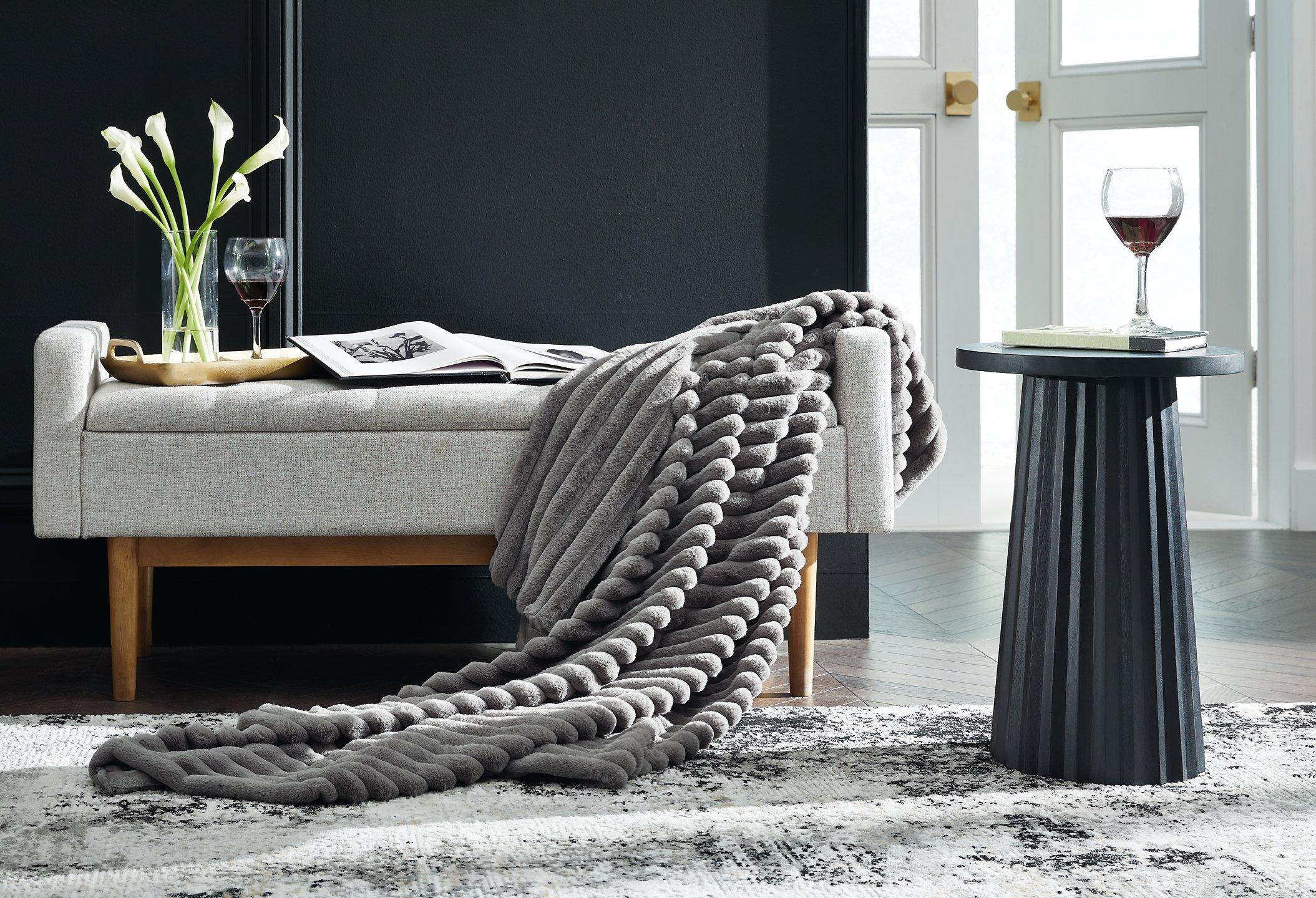 Alsonwell Throw (Set of 3) - Thumbnail 3